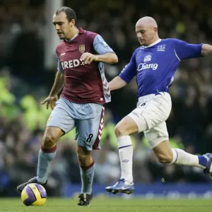 Everton v Aston Villa Aston Villas Gavin McCann and Evertons Lee Carsley Everton v Aston Villa Aston Villas Gavin McCann and Evertons Lee Carsley