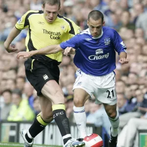 Everton v Manchester City - Evertons Leon Osman battles with Manchester Citys Richard Dunne Everton v Manchester City - Evertons Leon Osman battles with Manchester Citys Richard Dunne