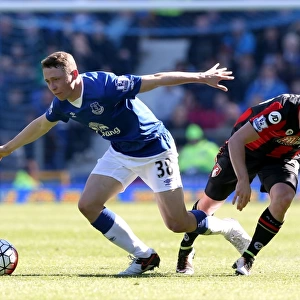 Everton vs. AFC Bournemouth: Pennington vs. Ritchie in Intense Battle at Goodison Park