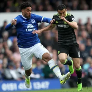 Everton vs Chelsea: A Sharp Battle for the Ball - Ashley Williams vs Pedro (Premier League 2016-17, Everton v Chelsea, Goodison Park) Everton vs Chelsea: A Sharp Battle for the Ball - Ashley Williams vs Pedro (Premier League 2016-17, Everton v Chelsea, Goodison Park)