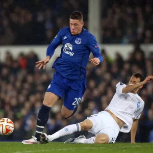 Everton vs Dynamo Kiev: Ross Barkley and Danilo Silva's Intense Battle in UEFA Europa League Everton vs Dynamo Kiev: Ross Barkley and Danilo Silva's Intense Battle in UEFA Europa League