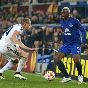 Everton vs Dynamo Kiev Showdown: Arouna Kone vs Domagoj Vida in UEFA Europa League Round of 16 Everton vs Dynamo Kiev Showdown: Arouna Kone vs Domagoj Vida in UEFA Europa League Round of 16