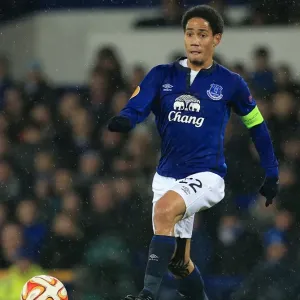 Everton vs FK Krasnodar: Europa League Showdown at Goodison Park - Steven Pienaar in Action Everton vs FK Krasnodar: Europa League Showdown at Goodison Park - Steven Pienaar in Action