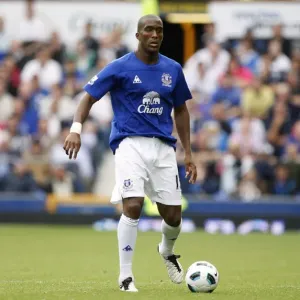 Everton vs Manchester United: Sylvain Distin's Showdown at Goodison Park - Barclays Premier League (September 11, 2010) Everton vs Manchester United: Sylvain Distin's Showdown at Goodison Park - Barclays Premier League (September 11, 2010)