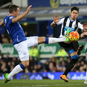 Everton vs Newcastle United: Ayoze Perez vs Jagielka and Coleman - Intense Battle for Possession