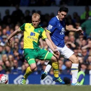 Everton vs Norwich City: Gareth Barry Tackles Steven Naismith at Goodison Park Everton vs Norwich City: Gareth Barry Tackles Steven Naismith at Goodison Park
