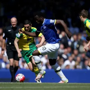 Everton vs Norwich City: Lukaku vs Dorrans - Battle for Supremacy at Goodison Park Everton vs Norwich City: Lukaku vs Dorrans - Battle for Supremacy at Goodison Park