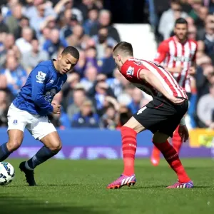 Everton vs Southampton: A Battle Between Aaron Lennon and Morgan Schneiderlin at Goodison Park Everton vs Southampton: A Battle Between Aaron Lennon and Morgan Schneiderlin at Goodison Park