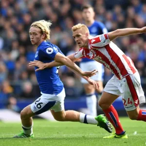 Everton vs Stoke City: A Battle for Supremacy at Goodison Park (Premier League 2017-18)