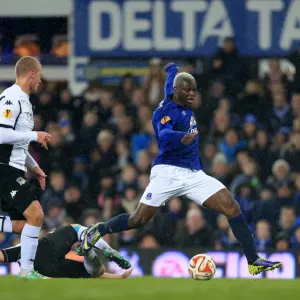 Everton's Arouna Kone in Full Throttle during UEFA Europa League Clash vs FK Krasnodar Everton's Arouna Kone in Full Throttle during UEFA Europa League Clash vs FK Krasnodar