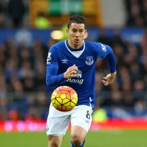 Everton's Bryan Oviedo in Action: Everton vs Swansea City at Goodison Park, Premier League Everton's Bryan Oviedo in Action: Everton vs Swansea City at Goodison Park, Premier League