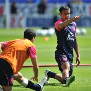 Everton FC Print: Cahill and Arteta Warm-Up Everton FC Print: Cahill and Arteta Warm-Up