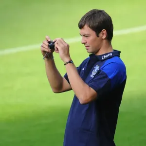 Evertons Diniyar Bilyaletdinov Pre-Game Moment at Werder Bremen's Weserstadion (02 August 2011) Evertons Diniyar Bilyaletdinov Pre-Game Moment at Werder Bremen's Weserstadion (02 August 2011)