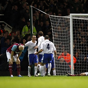 Everton's Double Delight: A Triumphant Moment at Upton Park (22-12-2012)