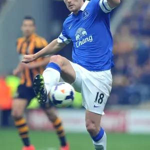 Everton's Gareth Barry in Action: Securing Victory over Hull City in the Barclays Premier League (11-05-2014, KC Stadium) Everton's Gareth Barry in Action: Securing Victory over Hull City in the Barclays Premier League (11-05-2014, KC Stadium)