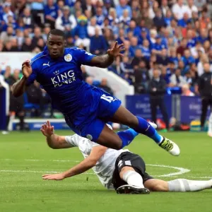 Everton's Gibson Concedes Penalty Against Leicester City (Barclays Premier League)