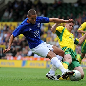 Evertons Jack Rodwell in action against Norwich