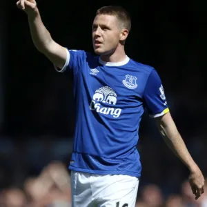 Everton's James McCarthy Scores First Goal in Everton v Norwich City Match at Goodison Park, May 15, 2016