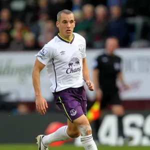 Everton's Leon Osman in Action against Burnley, Barclays Premier League, 2014 Everton's Leon Osman in Action against Burnley, Barclays Premier League, 2014