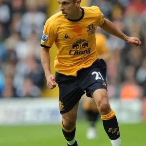 Everton's Leon Osman in Action: Thrilling Moment from Everton vs. West Bromwich Albion (May 2011) Everton's Leon Osman in Action: Thrilling Moment from Everton vs. West Bromwich Albion (May 2011)