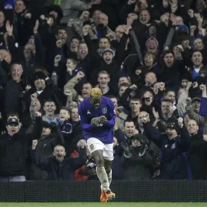 Everton's Louis Saha: Triumphant Three-Goal Blitz Against Blackpool (05.02.2011) Everton's Louis Saha: Triumphant Three-Goal Blitz Against Blackpool (05.02.2011)
