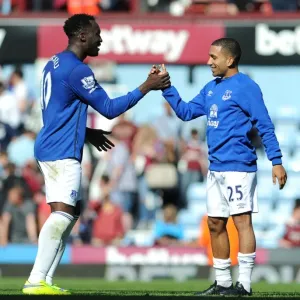 Everton's Lukaku and Lennon in Action: A Battle at Upton Park vs. West Ham United Everton's Lukaku and Lennon in Action: A Battle at Upton Park vs. West Ham United
