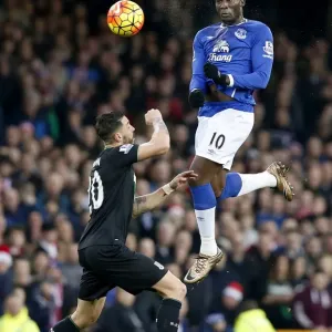 Everton's Lukaku Outjumps Cameron: Aerial Battle at Goodison Park Everton's Lukaku Outjumps Cameron: Aerial Battle at Goodison Park