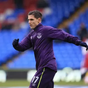 Everton's Muhamed Besic in Prematch Warm-Up at Selhurst Park (Barclays Premier League) Everton's Muhamed Besic in Prematch Warm-Up at Selhurst Park (Barclays Premier League)