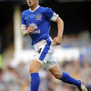 Everton's Naismith in Action: Pre-Season Clash Against AEK Athens at Goodison Park Everton's Naismith in Action: Pre-Season Clash Against AEK Athens at Goodison Park
