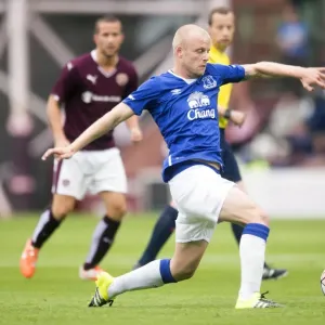 Everton's Naismith in Action: Pre-Season Thriller at Tynecastle Stadium vs Heart of Midlothian Everton's Naismith in Action: Pre-Season Thriller at Tynecastle Stadium vs Heart of Midlothian