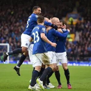 Everton's Naismith Scores First Goal: Everton 1-0 Leicester City (Barclays Premier League) Everton's Naismith Scores First Goal: Everton 1-0 Leicester City (Barclays Premier League)