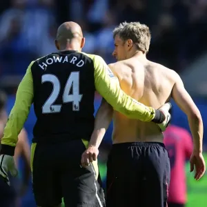 Everton FC Print: Phil Neville and Tim Howard Everton FC Print: Phil Neville and Tim Howard