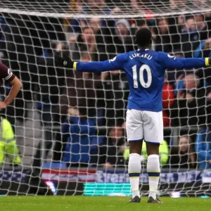 Everton's Romelu Lukaku Scores First Goal Against Manchester City at Goodison Park Everton's Romelu Lukaku Scores First Goal Against Manchester City at Goodison Park