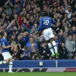 Everton's Romelu Lukaku Scores Fourth Goal: Everton 4- Leicester City (Premier League 2016-17, Goodison Park) Everton's Romelu Lukaku Scores Fourth Goal: Everton 4- Leicester City (Premier League 2016-17, Goodison Park)