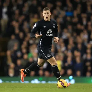Everton's Ross Barkley in Action: Premier League Showdown at White Hart Lane (Everton vs. Tottenham Hotspur)