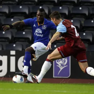 Everton's Royston Drenthe in Action: Everton vs. Aston Villa, Barclays Premier Reserve League, Halton Stadium (September 13, 2011)