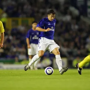 Everton's Simon Davies Goes Head-to-Head: Everton FC vs Villarreal - The Intense Midfield Battle Everton's Simon Davies Goes Head-to-Head: Everton FC vs Villarreal - The Intense Midfield Battle