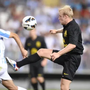 Everton's Steven Naismith in Action: Pre-Season Friendly vs Malaga CF at La Rosaleda Stadium