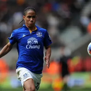Everton's Steven Pienaar in Action: Premier League Battle at Molineux Stadium (06.05.2012) Everton's Steven Pienaar in Action: Premier League Battle at Molineux Stadium (06.05.2012)