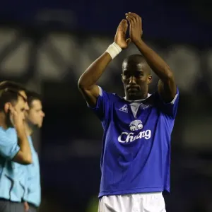 Everton's Sylvain Distin Celebrates Europa League Victory at Goodison Park: A Heartfelt Applause for the Faithful Fans Everton's Sylvain Distin Celebrates Europa League Victory at Goodison Park: A Heartfelt Applause for the Faithful Fans