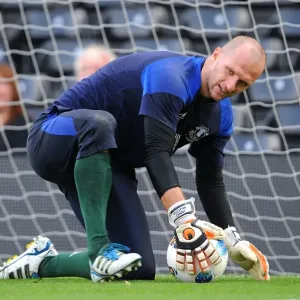Everton's Triumph at Craven Cottage: Barclays Premier League Battle Against Fulham (October 2011)