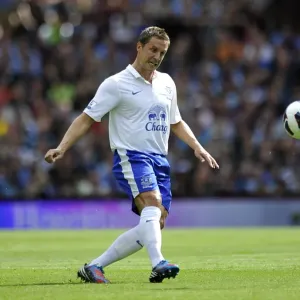 Everton's Triumph: Jagielka's Leadership Lifts Everton over Aston Villa (3-1, Barclays Premier League, Villa Park, 25-08-2012)