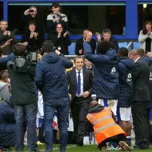 Everton's Triumphant Parade: Phil Neville Honored with West Ham's Guard of Honor (Everton 2-0 BPL) Everton's Triumphant Parade: Phil Neville Honored with West Ham's Guard of Honor (Everton 2-0 BPL)
