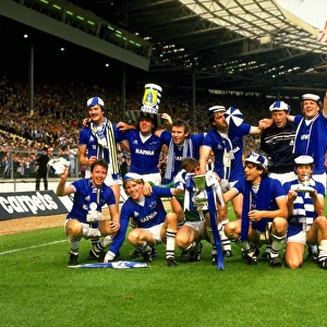 Everton's Victory: 1995 FA Cup Champions Celebrate with the Trophy after Defeating Manchester United 2-0