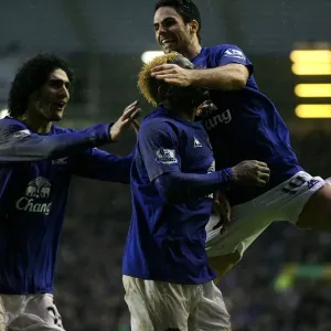 Five-Star Everton: Louis Saha and Teammates Celebrate in Style after Scoring against Blackpool (05.02.2011) Five-Star Everton: Louis Saha and Teammates Celebrate in Style after Scoring against Blackpool (05.02.2011)