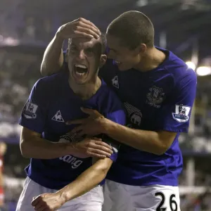 Five-Star Everton: Osman and Rodwell's Carling Cup Goal Celebration (25 August 2010) Five-Star Everton: Osman and Rodwell's Carling Cup Goal Celebration (25 August 2010)
