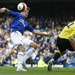 Football - Everton v Manchester City FA Barclays Premiership - Goodison Park - 30 / 9 / 06 James Beattie of Everton in action against Richard Dunne of Manchester City Mandatory Credit: Action Images / Jason Cairnduff Livepic