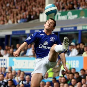 Football - Everton v Manchester United Barclays Premier League - Goodison Park - 15 / 9 / 07 Evertons Leighton Baines in action during the game Mandatory Credit: Action Images / Jason