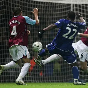 Football - West Ham United v Everton Carling Cup Quarter Final - Upton Park - 07 / 08 - 12 / 12 / 07 Yakubu - Everton (C) scores their second goal of the match Mandatory Credit: Action Images /