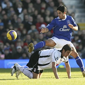 Fulham v Everton 4 / 11 / 06 Franck Queudrue of Fulham in action with Evertons Mikel Arteta